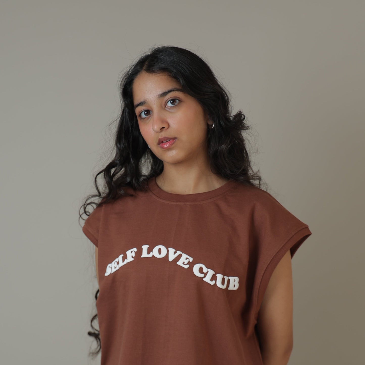 notee sleeveless t-shirt (self love club)