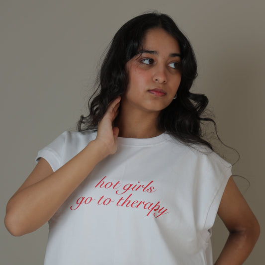 notee sleeveless t-shirt (hot girls go to therapy)