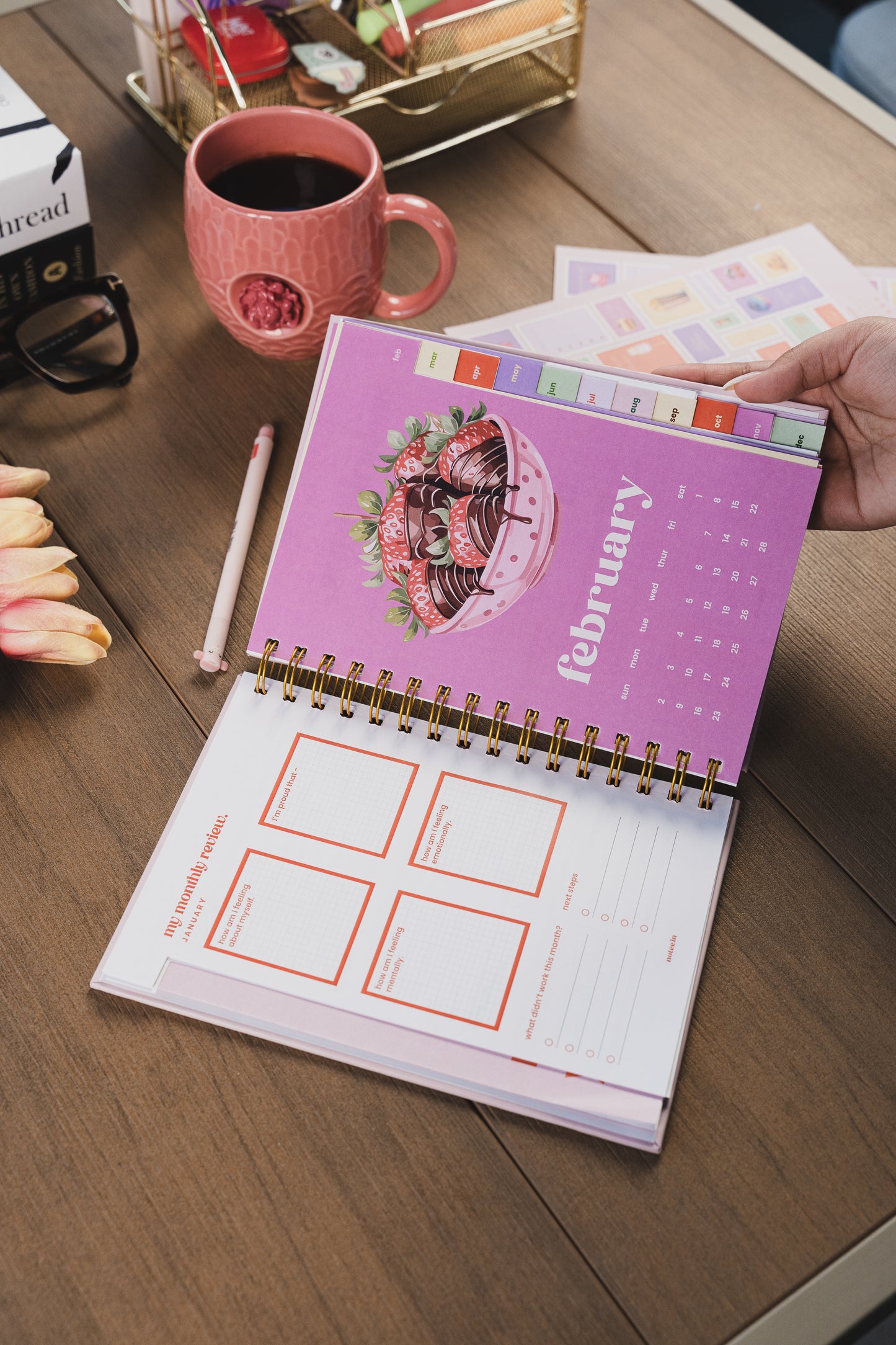 2025 yearly planner (Pastel)